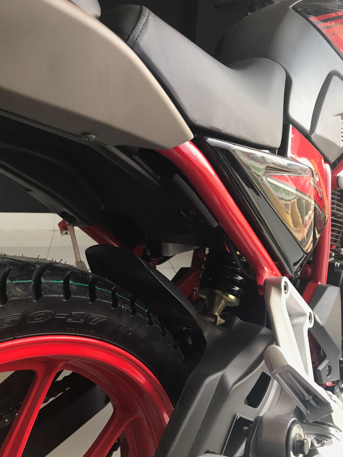 VIPER 200 DKR NARANJA 1